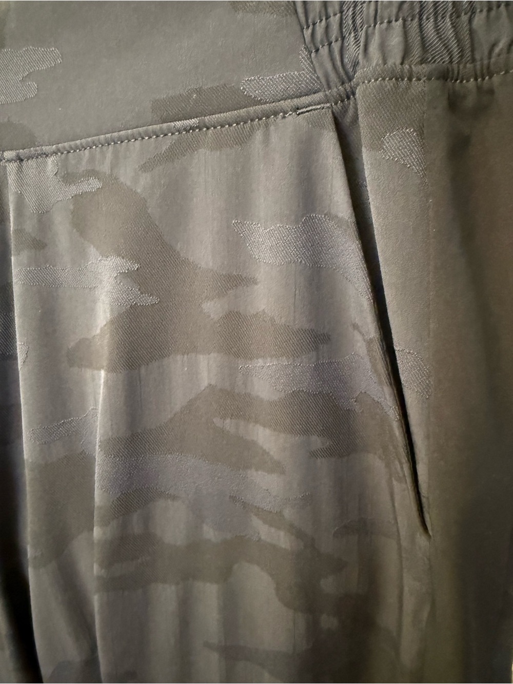 Athleta Brooklyn Textured Joggers
navy blue camouflage print Size 0 - Picture 4 of 6